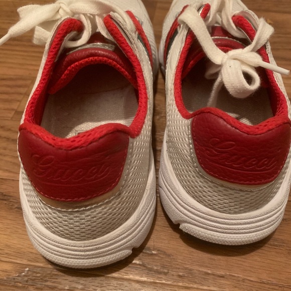 ❌❌sold❌❌Authentic ladies Gucci Sneakers - Picture 3 of 6